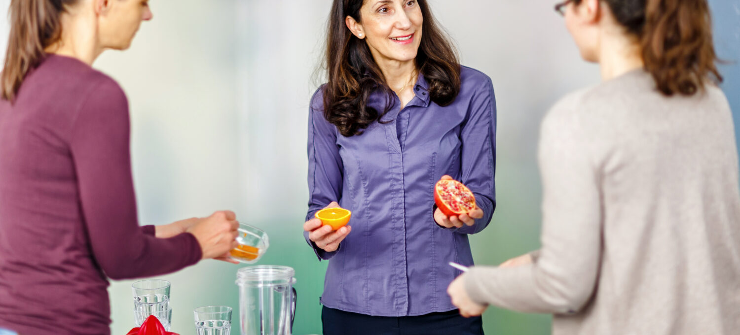 Ernährungsumstellungen sind Teil von Mind Body Medicine und immer auf das Krankheitsbild und die Bedürfnisse der jeweiligen Person abgestimmt. Bild: ©IKI